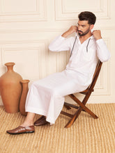 Men's White Thobe with Stylish Contrast Hood