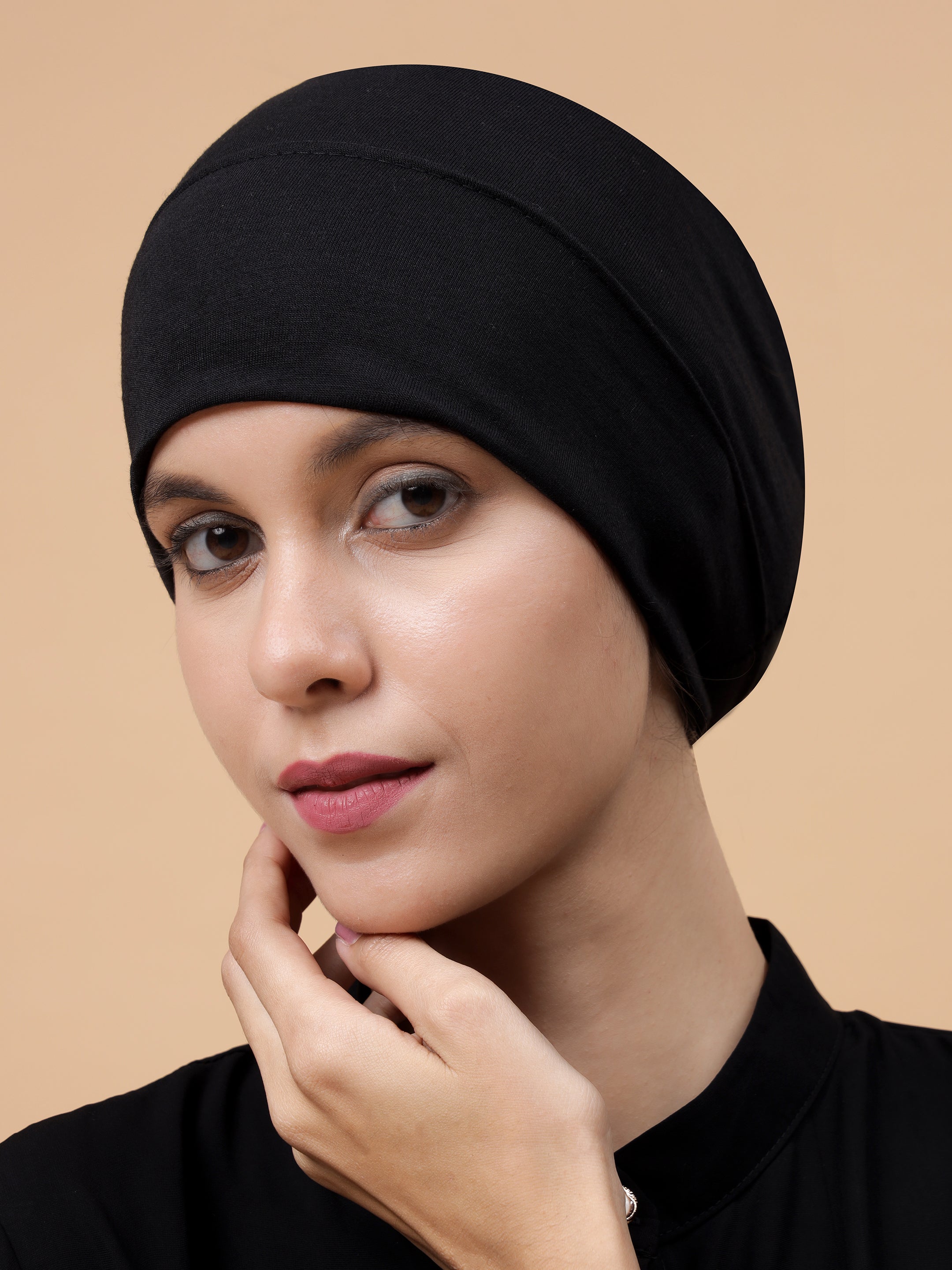 Nabia Black Hijab Cap1