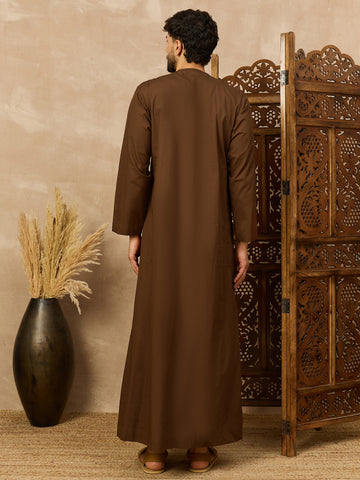 Men’s Brown Thobe with Stylish Contrast Piping Design