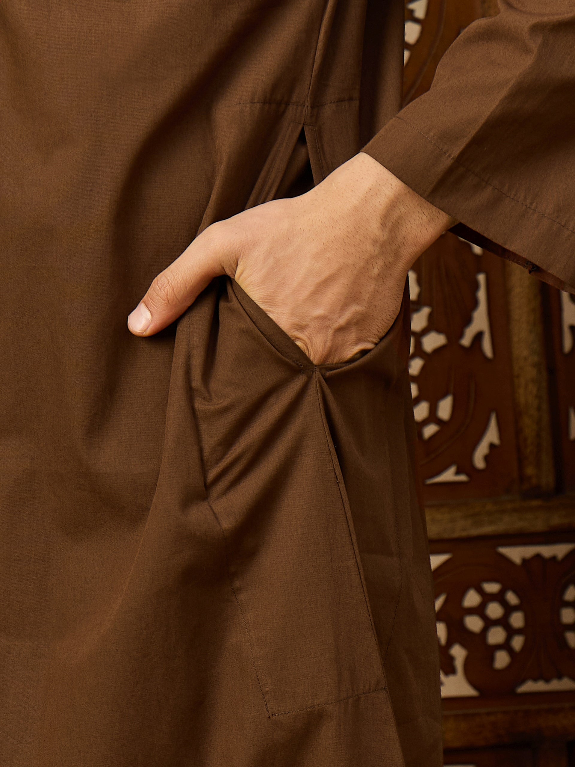 Men's Brown Thobe with Stylish Contrast Hood