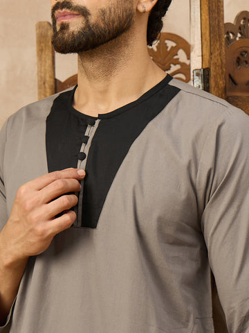 Men’s Grey Thobe with black neck panel