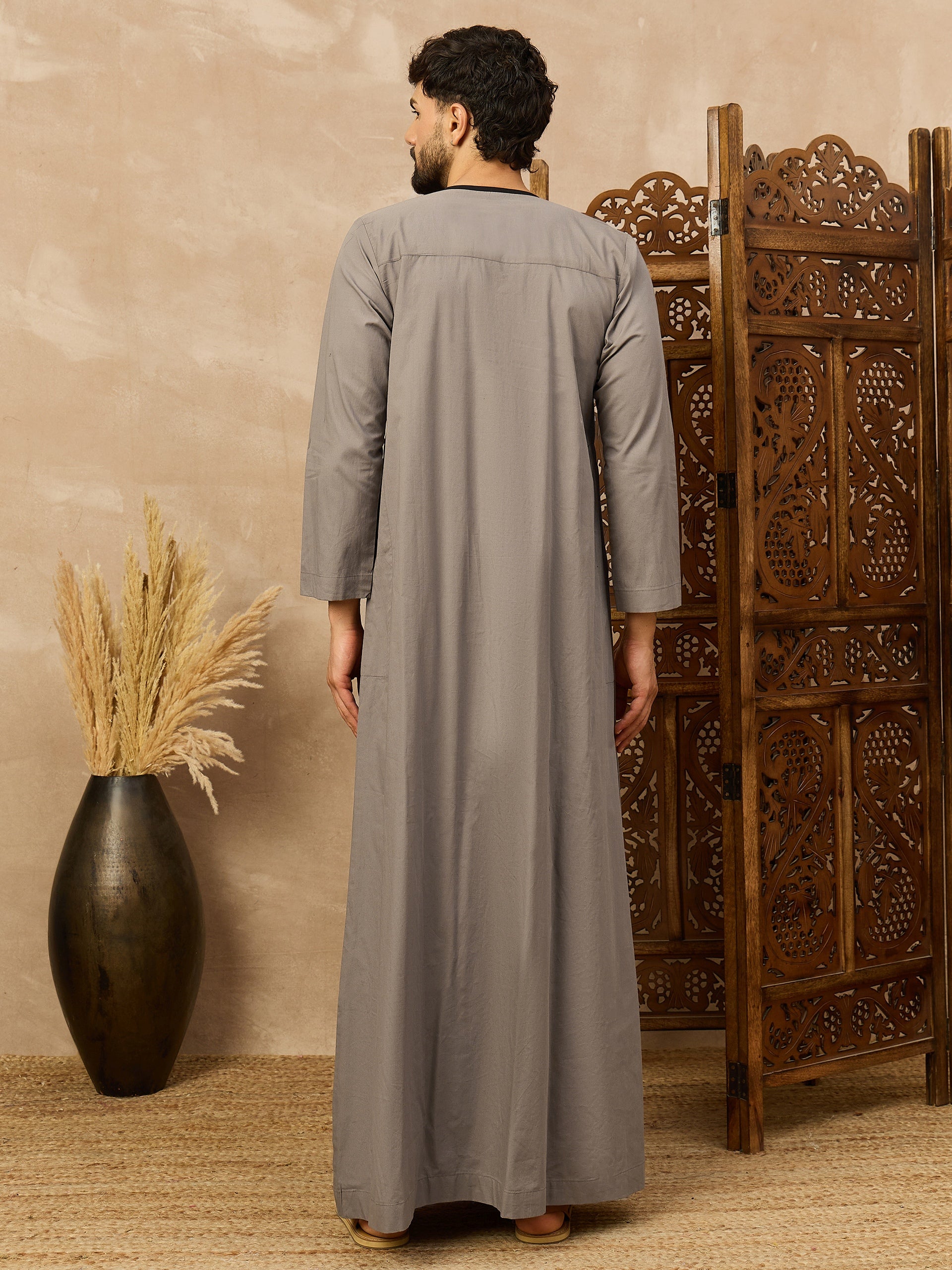 Men’s Grey Thobe with black neck panel