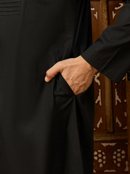 Men’s Black Thobe with Pleated Front Design