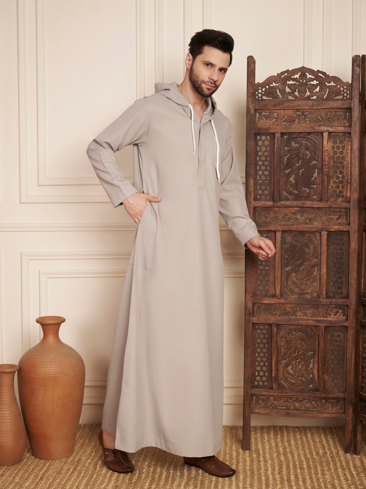 Men’s Light Grey Solid Hooded Thobe