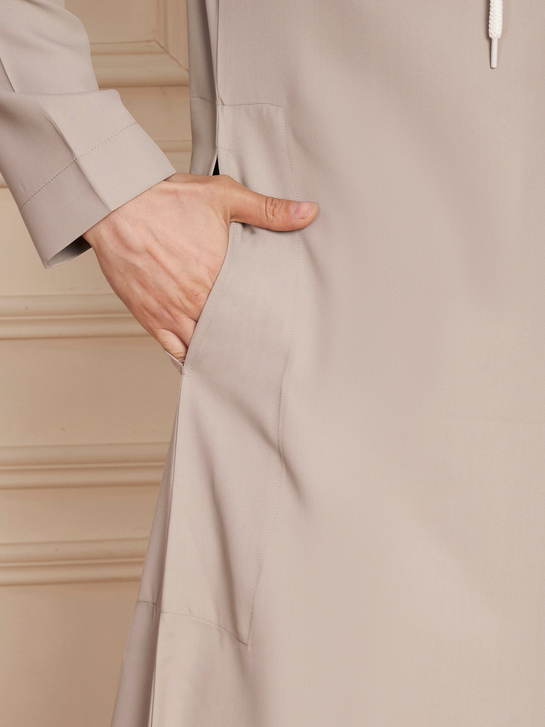 Men’s Light Grey Solid Hooded Thobe