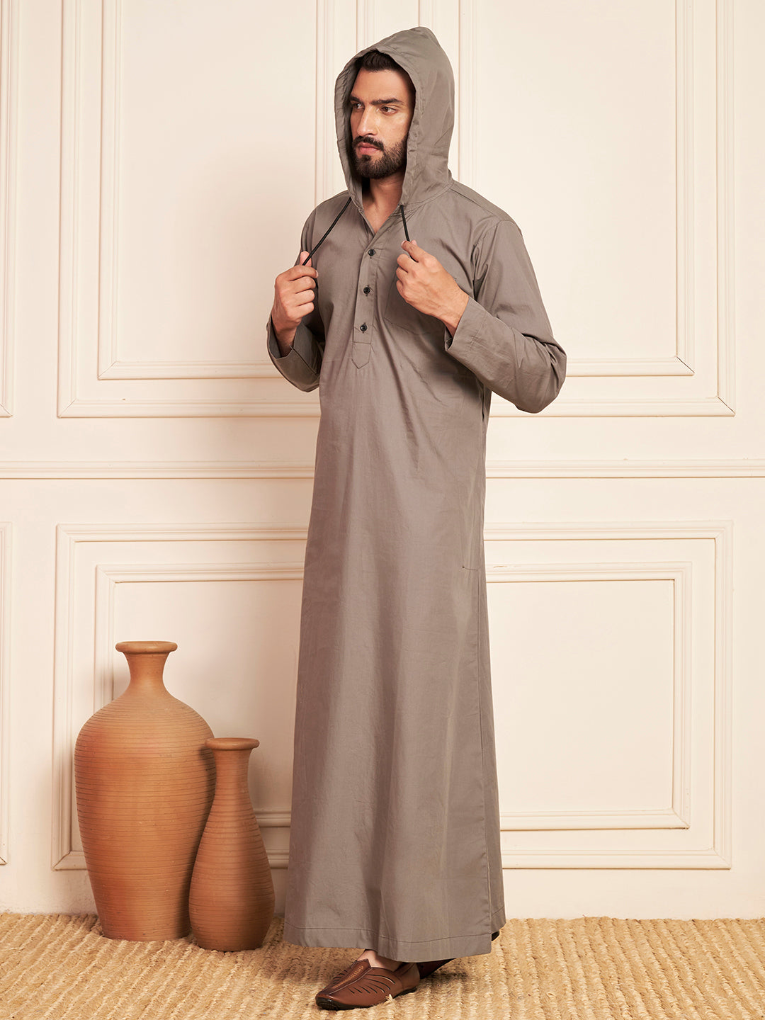 Men's Grey Thobe with Stylish Contrast Hood