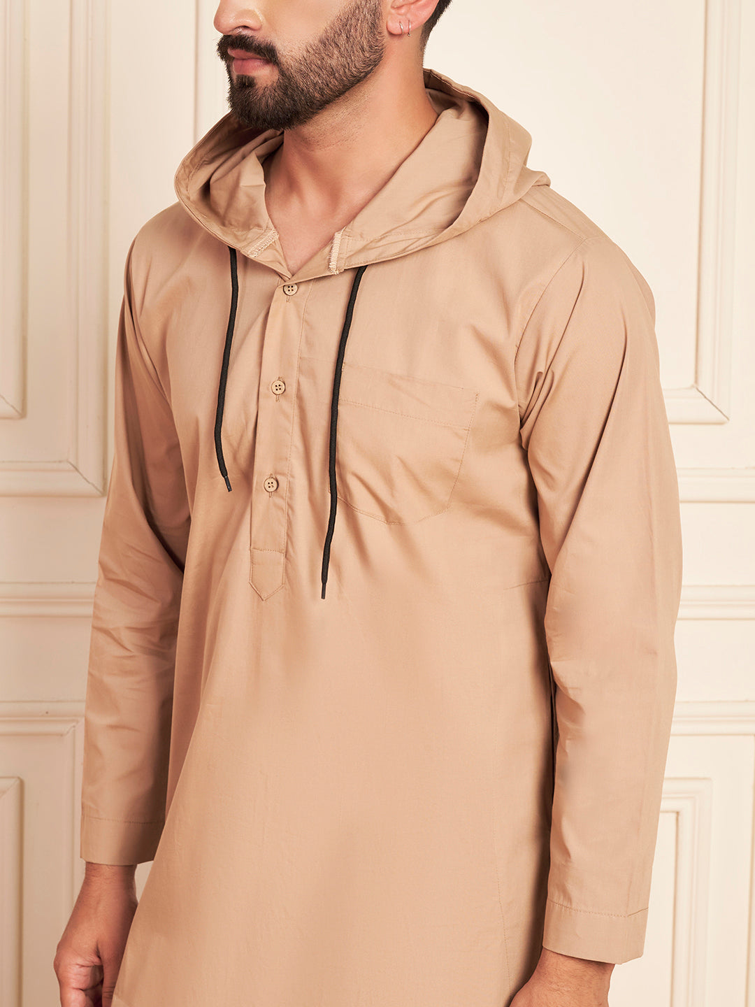 Men's Beige Thobe with Stylish Contrast Hood