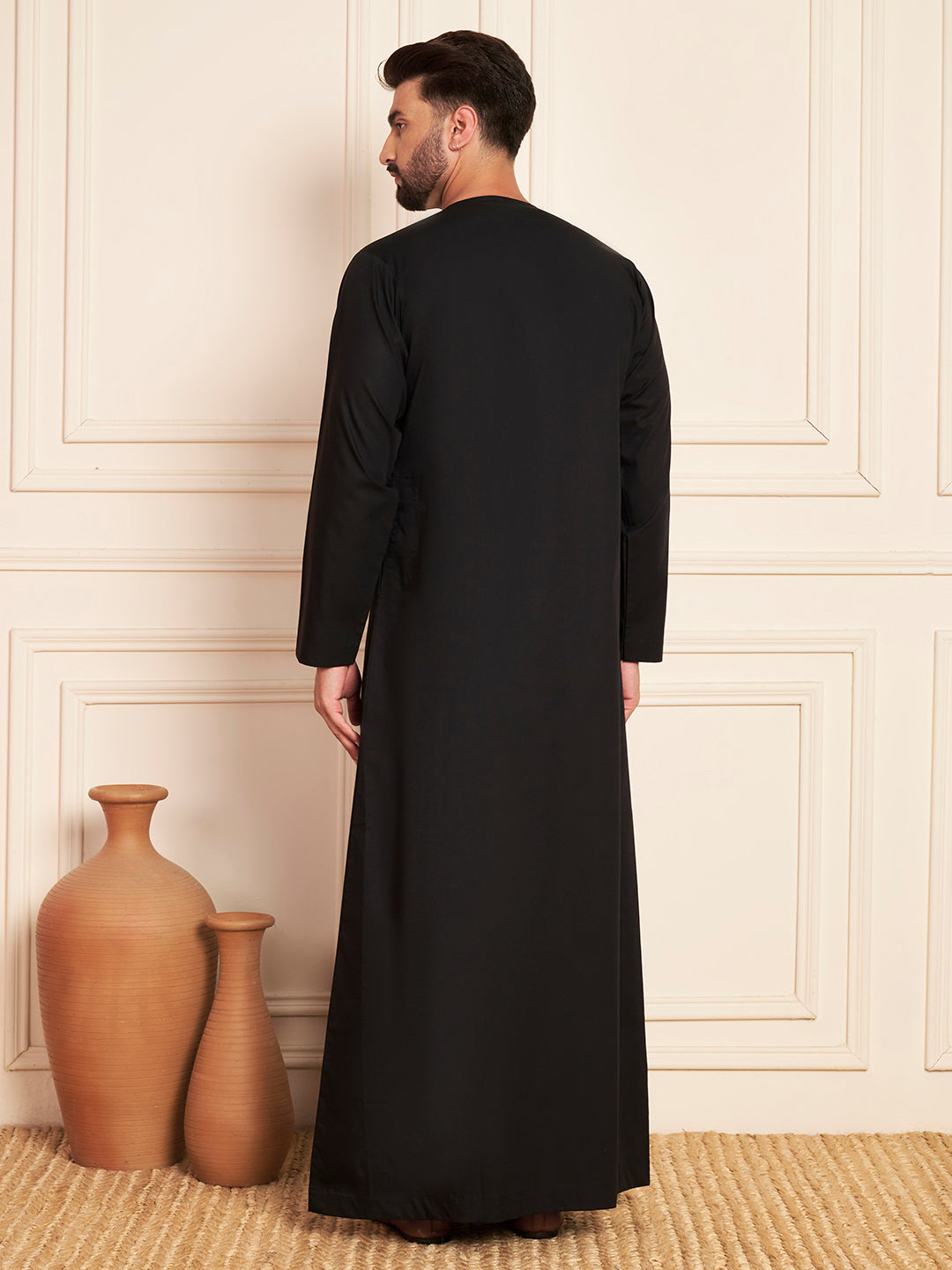 Men's Black Embroidered Thobe