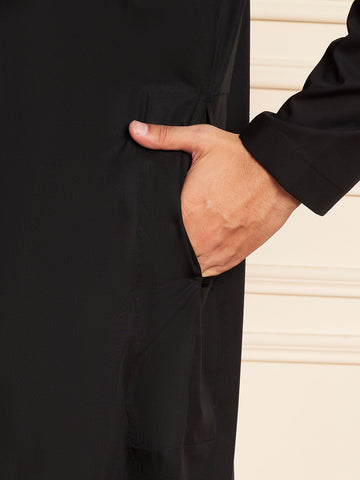 Men's Black Embroidered Thobe