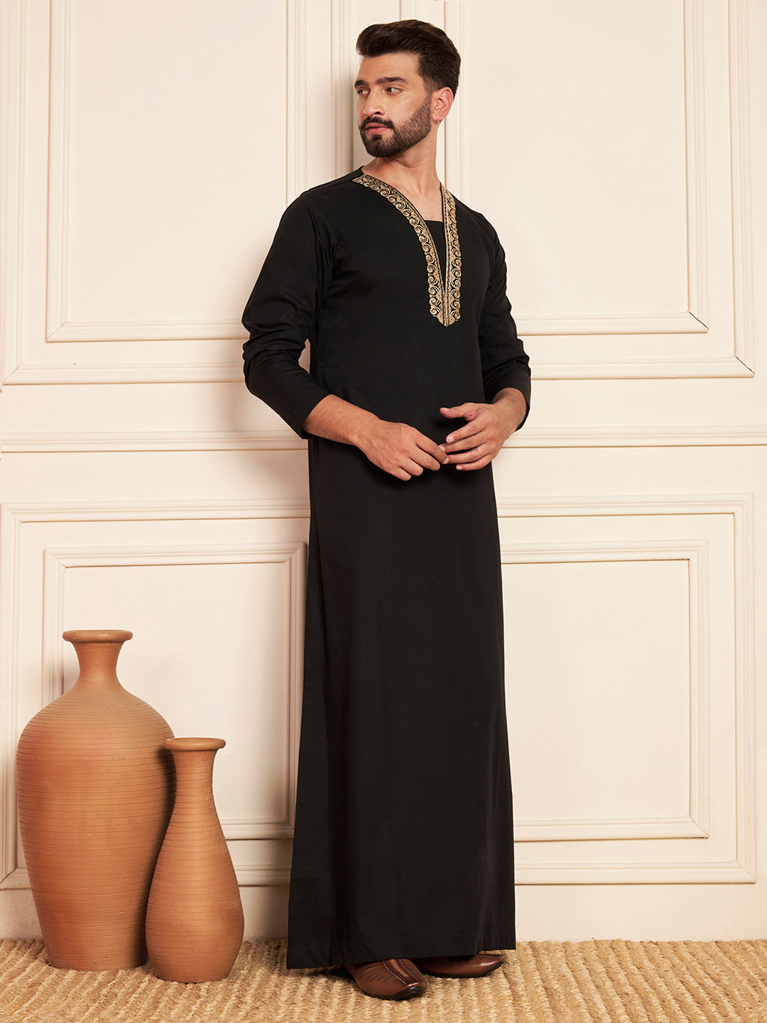Men's Black Embroidered Thobe