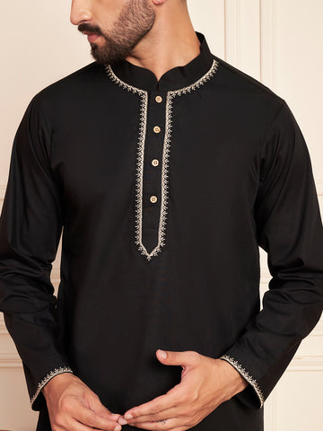 Black Embroidered Men's Thobe