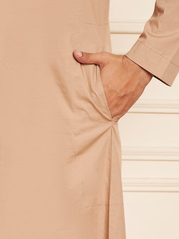 Men's Beige Thobe with Stylish Contrast Hood