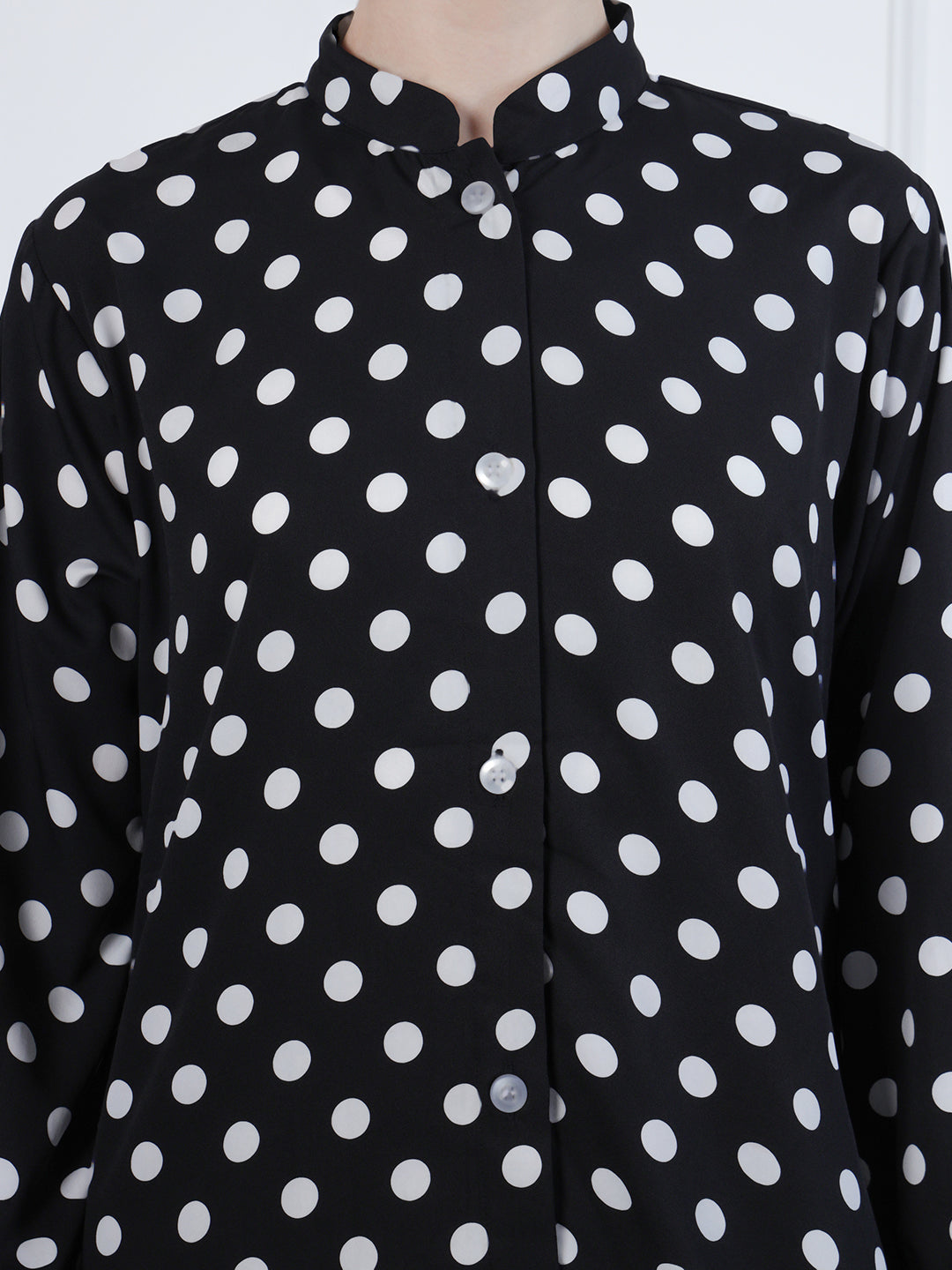 Nabia Women Black Polka Dot Printed Front Open Abaya Burqa With Black Georgette Scarf