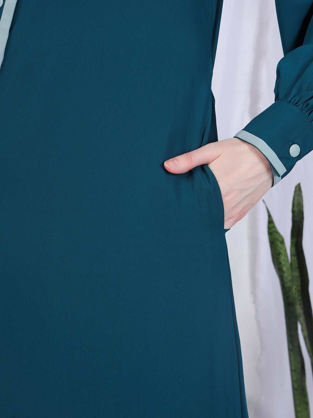 Nabia  Solid  Abaya For Women with Georgette Scarf