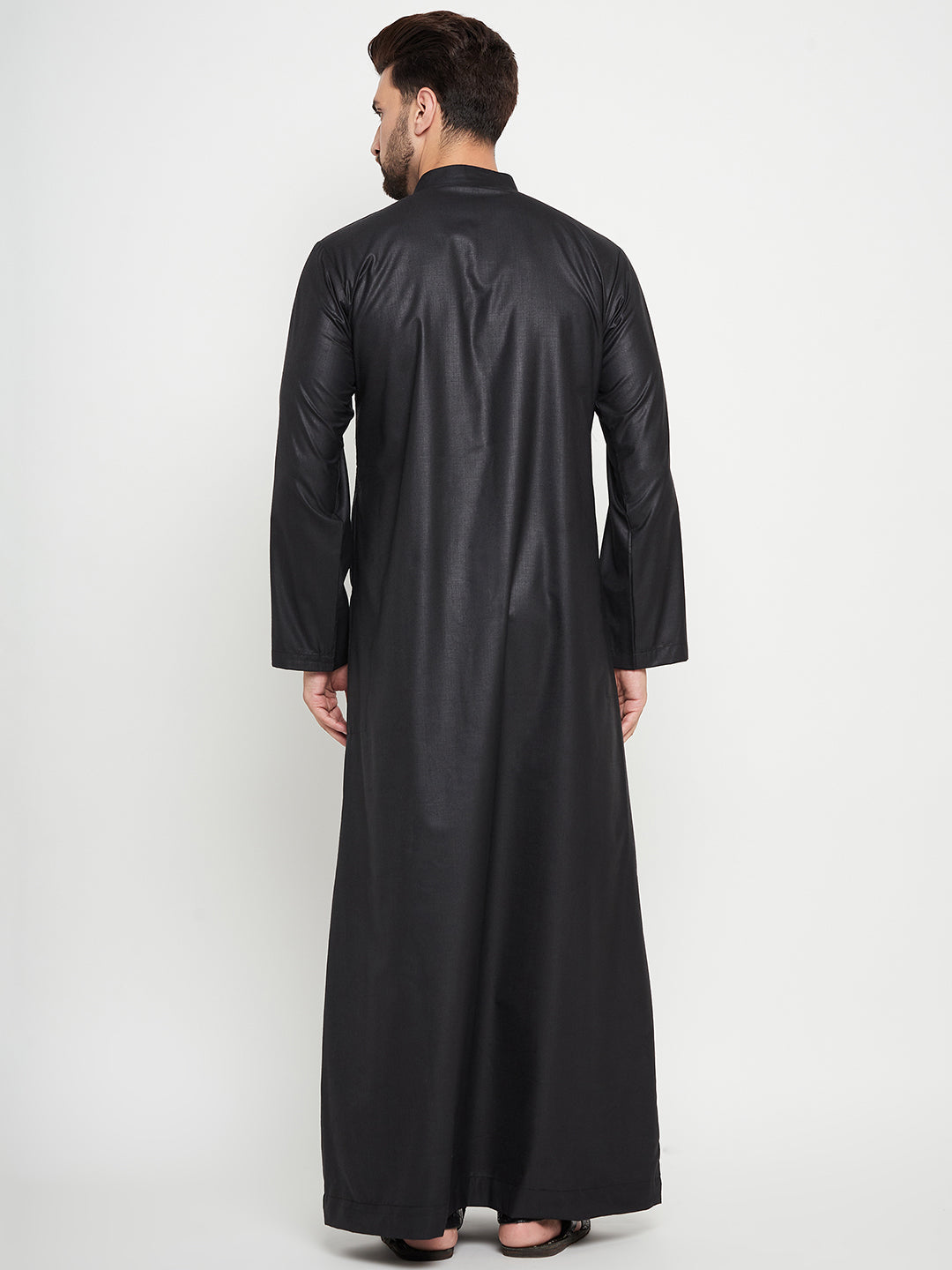 Nabia Black Solid Mens Thobe / Jubba with Beige Piping Design