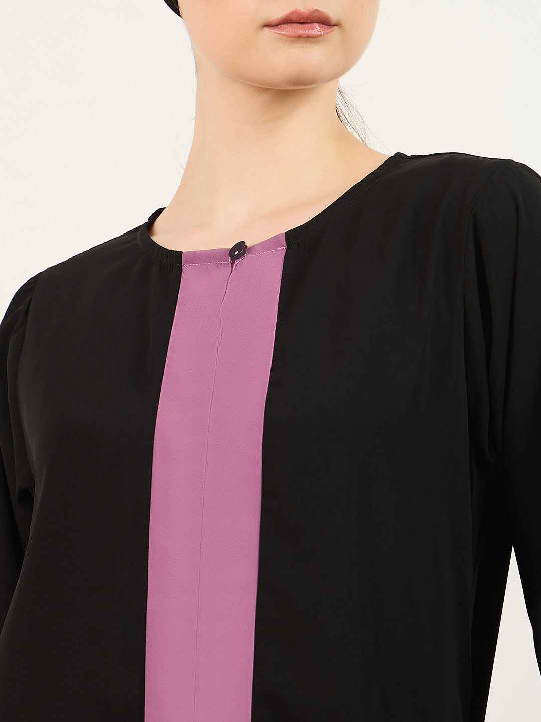 Nabia's two-colored black and pink abaya burqa with Black Georgette Hijab