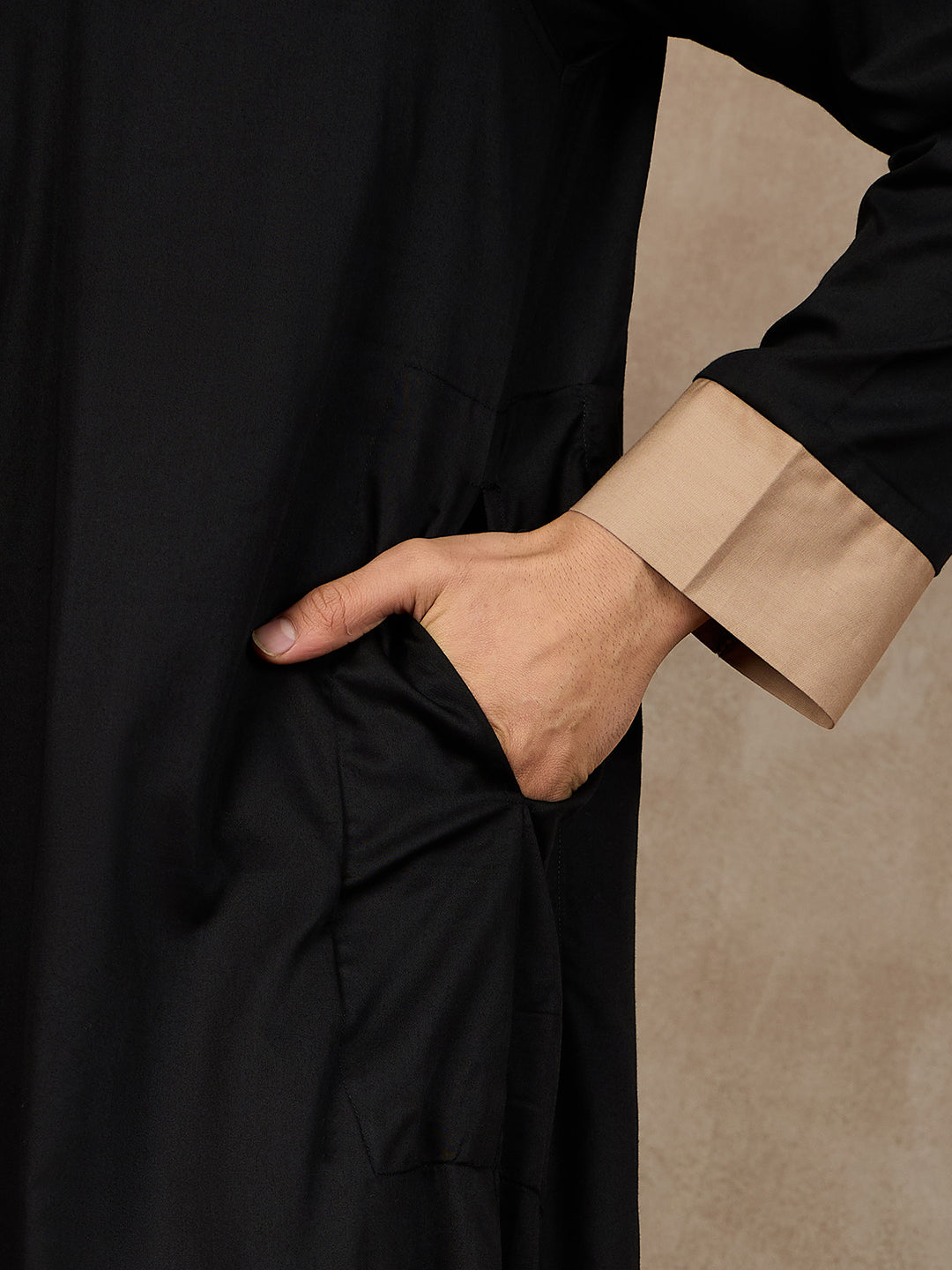 Nabia Black Solid Zip Closure Jubba/Thobe