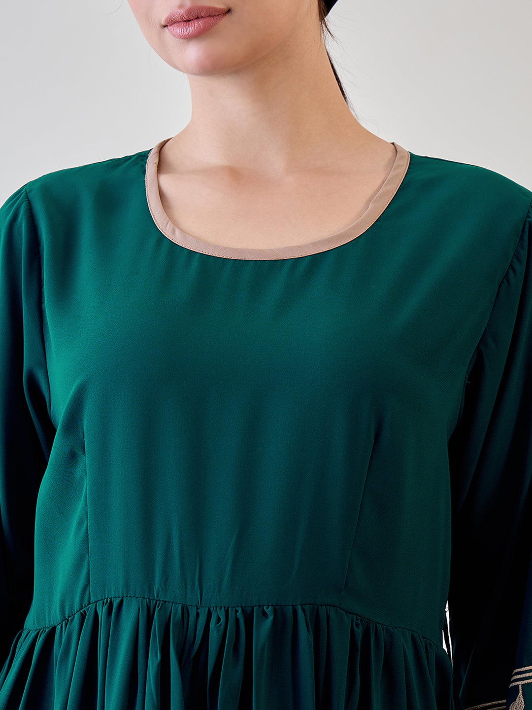 Nabia Kefiyyeh Embroidery Green Abaya with Black Georgette Hijab