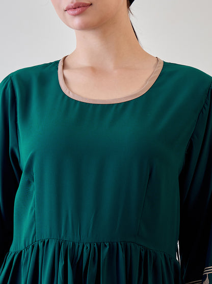 Nabia Kefiyyeh Embroidery Green Abaya with Black Georgette Hijab