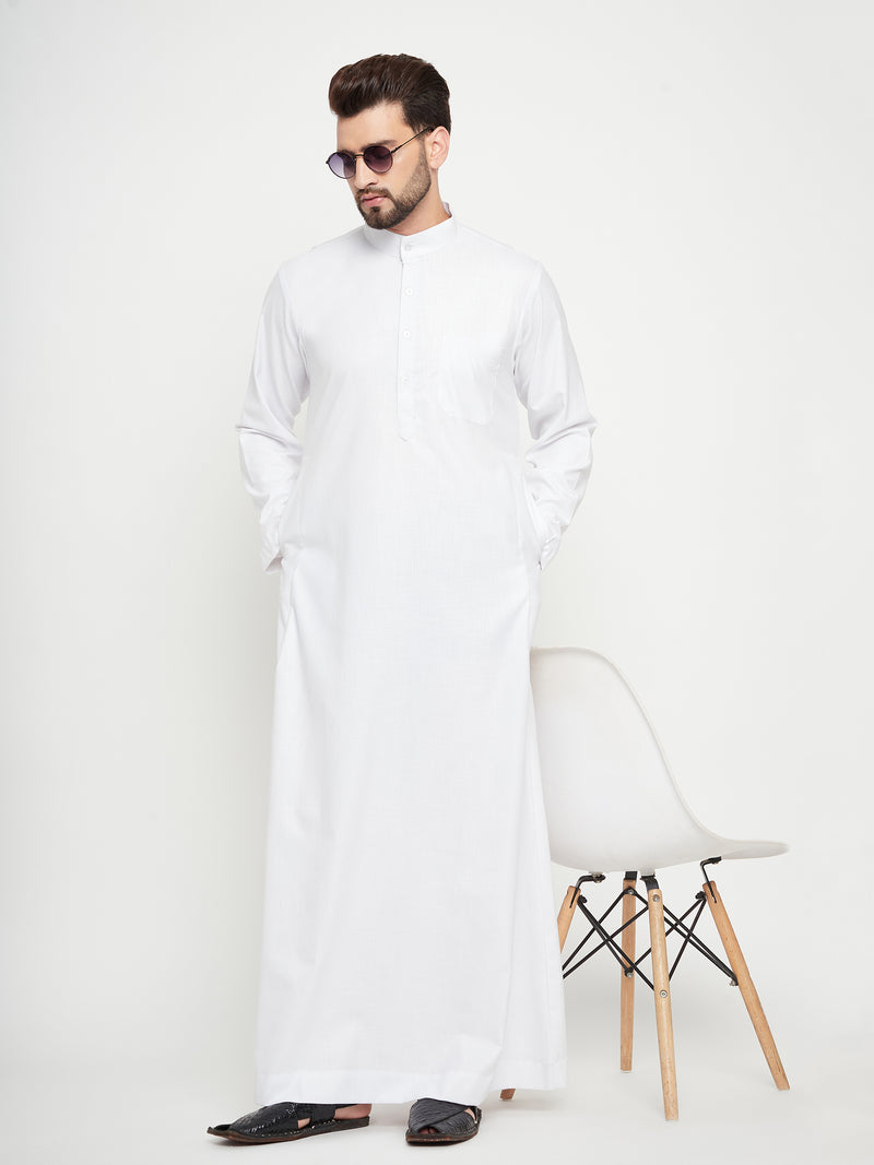 Nabia White Solid Mandarin Collar Thobe / Jubba  With Plain Design For Men.