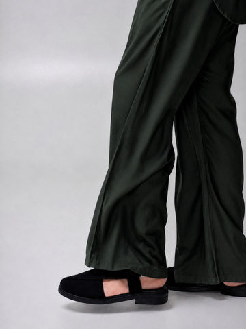 Nabia Men’s Dark Green Solid Farsi Kurta Pants Set