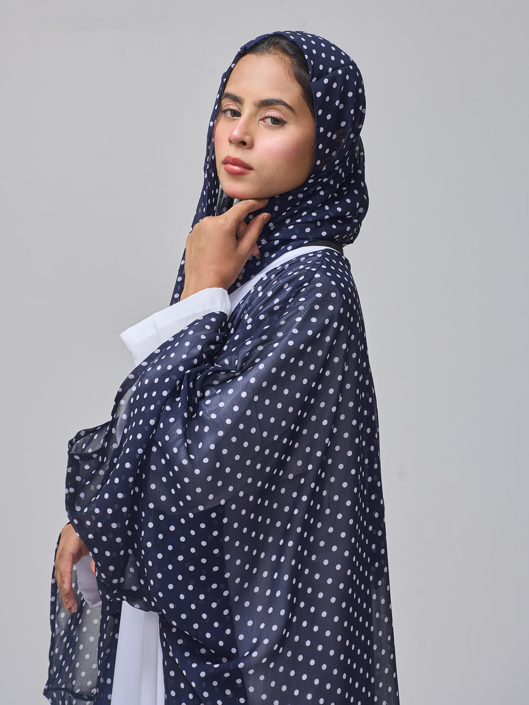 Modest Polka Printed Shrug Abaya with White Inner & Matching Hijab