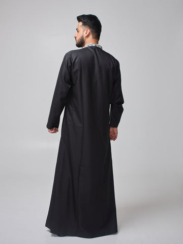 Men’s Black Embroidered Arabic Thobe