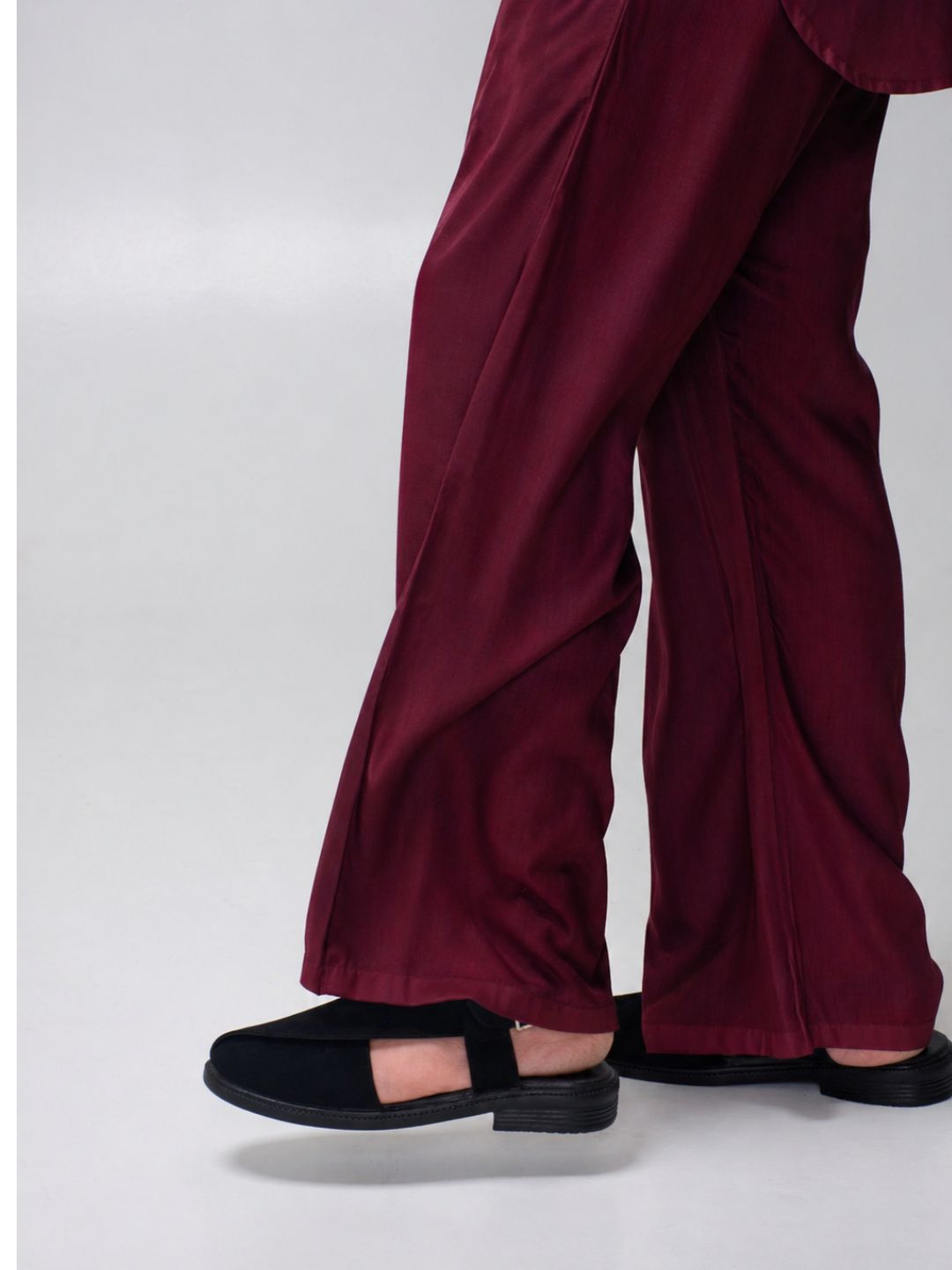 Nabia Men’s Maroon Solid Farsi Kurta Pants Set