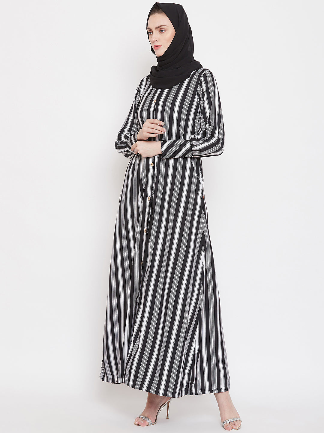 Nabia Women Black Front Open Striped Abaya With Georgette Scarf