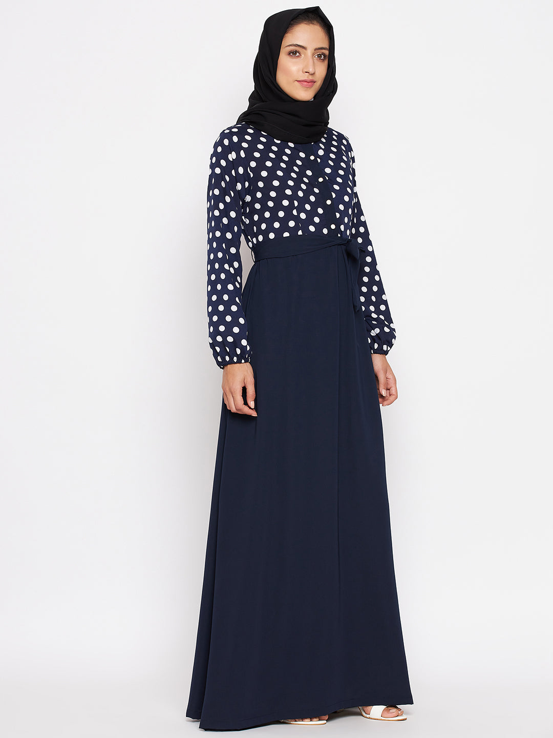 Nabia Women  Blue & White Polka Dot Printed Abaya With Georgette Scarf