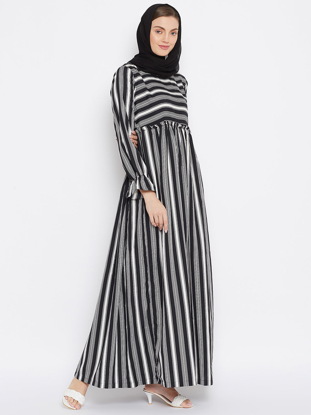 Nabia Women Black Solid Stripe Crepe Abaya Dress With Georgette Scarf