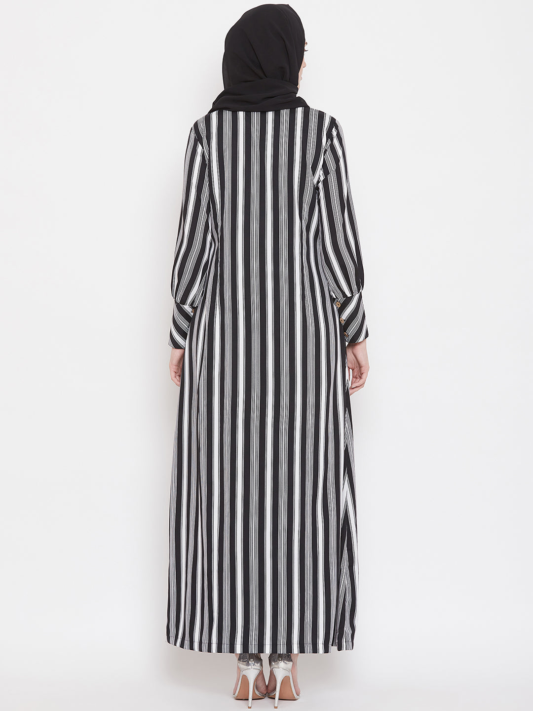 Nabia Women Black Front Open Striped Abaya With Georgette Scarf