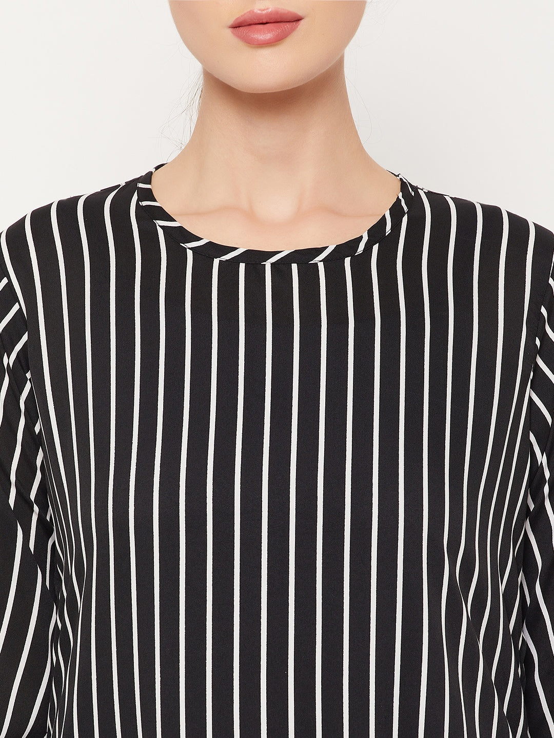 Nabia Black Striped Crepe Women Abaya With Georgette Scarf